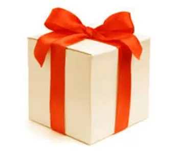 ПОДАРОК У КОШИКУ